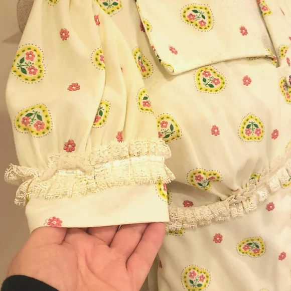 Vintage 70s Handmade Lace Trim Sweetheart Top & Swirl Skirt - Picture 5 of 10